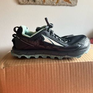 Altra Lone Peak Women’s Trail Running Shoe